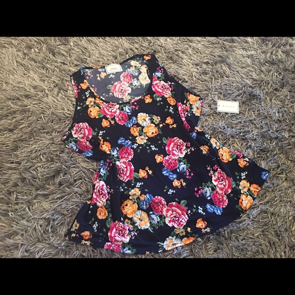 MAUVE Navy Blue/Floral Silky Flowing Tank Top🌸🌹 - Picture 2 of 6